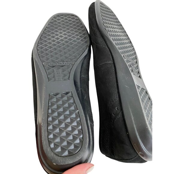 Black Aerosoles Slip-On Boi Oh Boi Nubuck Flats With Perforated Detailing - Size - Picture 2 of 8